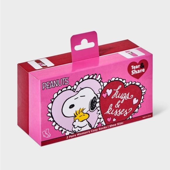 Snoopy Soft Valentine’s Day Cozy Crew Socks NWT Last One Left - Picture 3 of 4